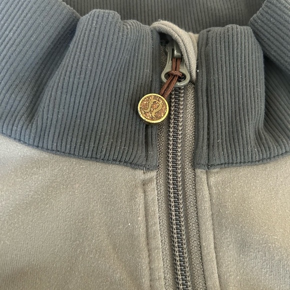 Women's Lululemon Alluring Jacket *rare* - Picture 2 of 4